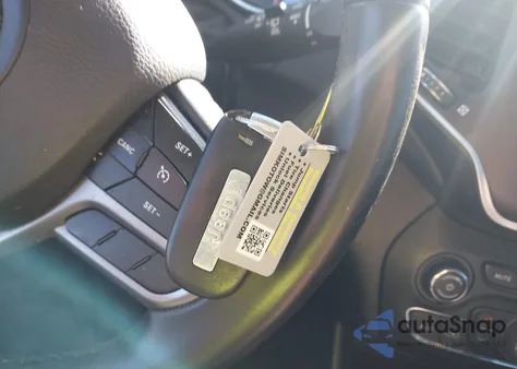 2019 Jeep Cherokee Latitude Plus 4X4 z USA, uszkodzony, nr VIN 1C4PJMLX9KD471992